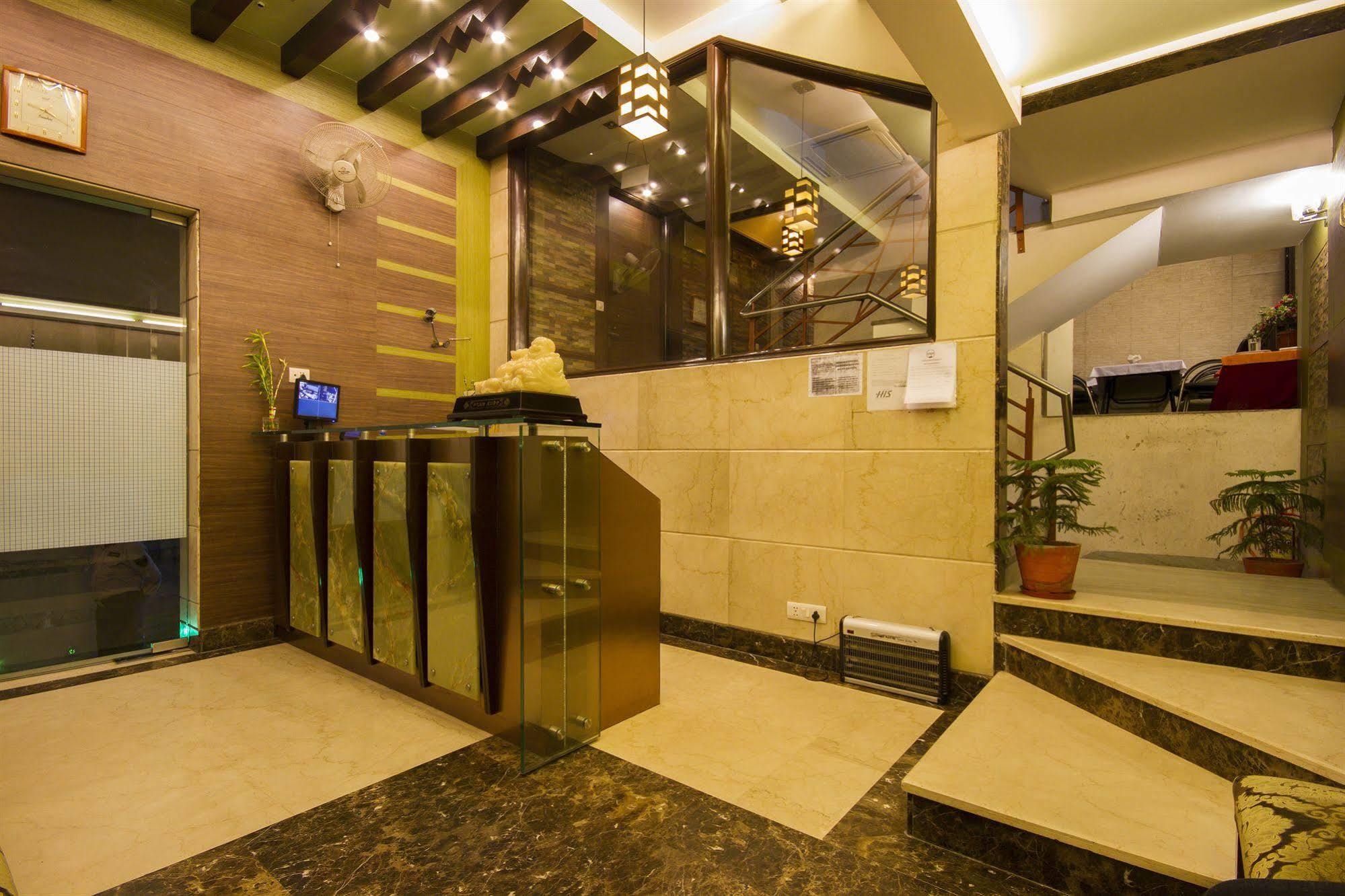 Hotel Sunstar Heights Delhi  Exterior foto