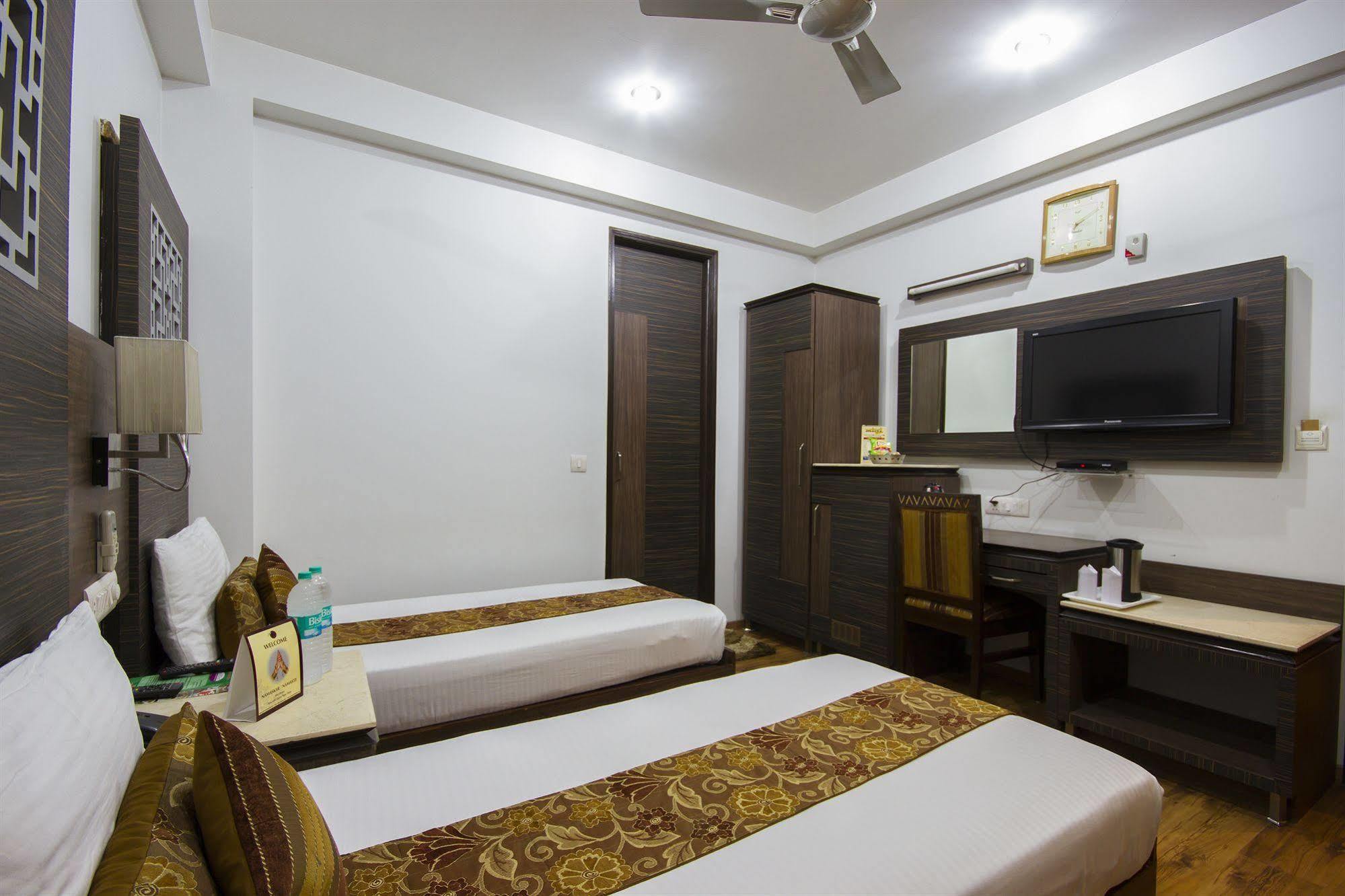 Hotel Sunstar Heights Delhi  Exterior foto